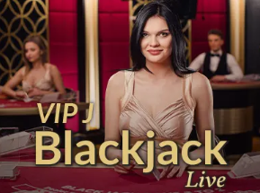 今日实现了！居莱尔曾多次尝试超远吊射，如今68米吊射破门